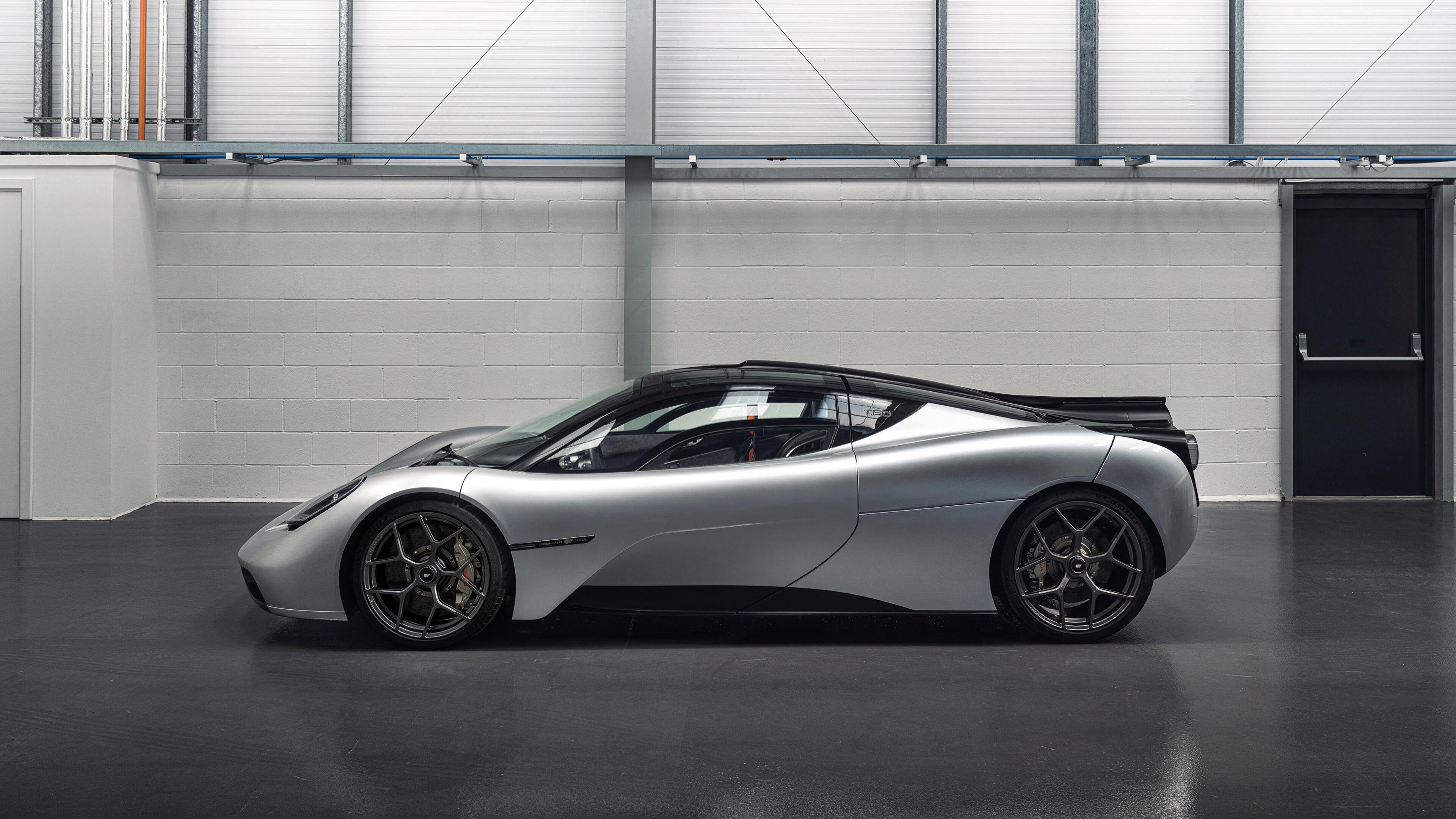 秘鲁高原主场沦陷记，日本足球的莱万如何用三粒头球完成逆袭