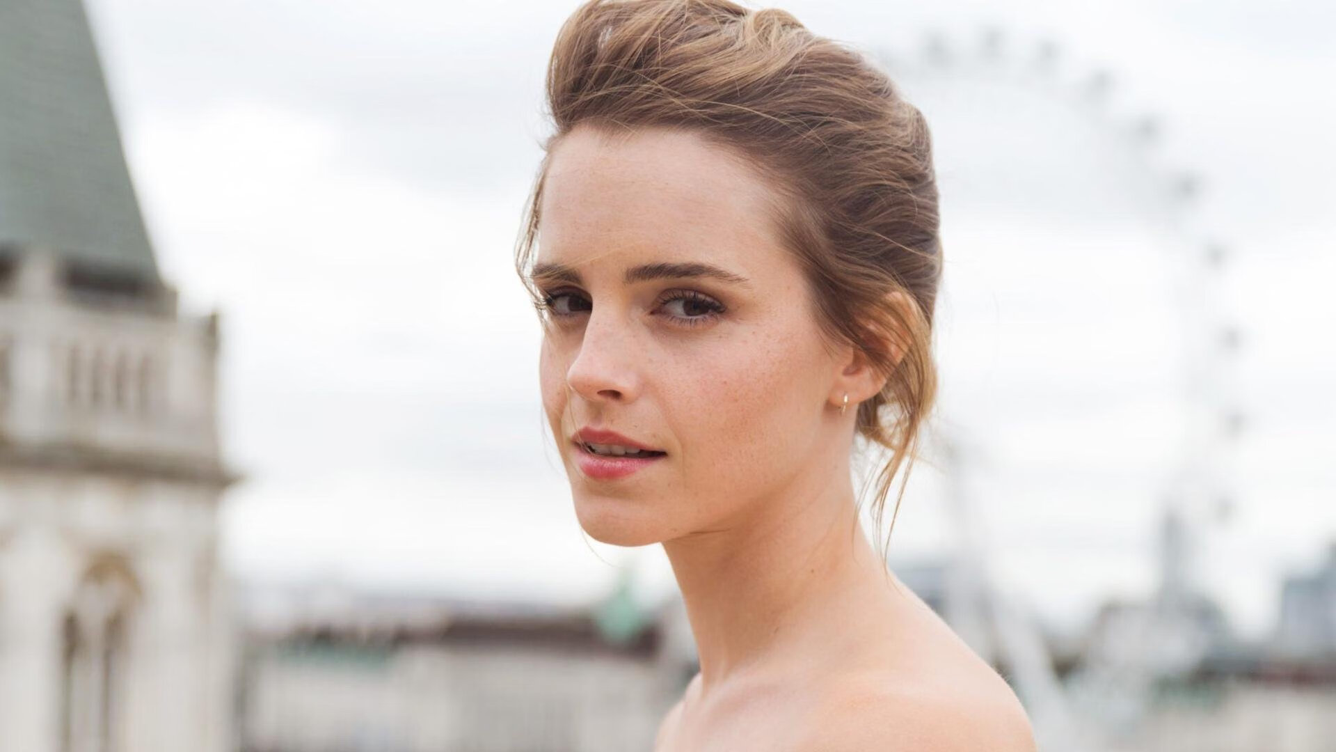 库尔图瓦化身卡牌大师，南非点球大战惊险淘汰哥伦比亚