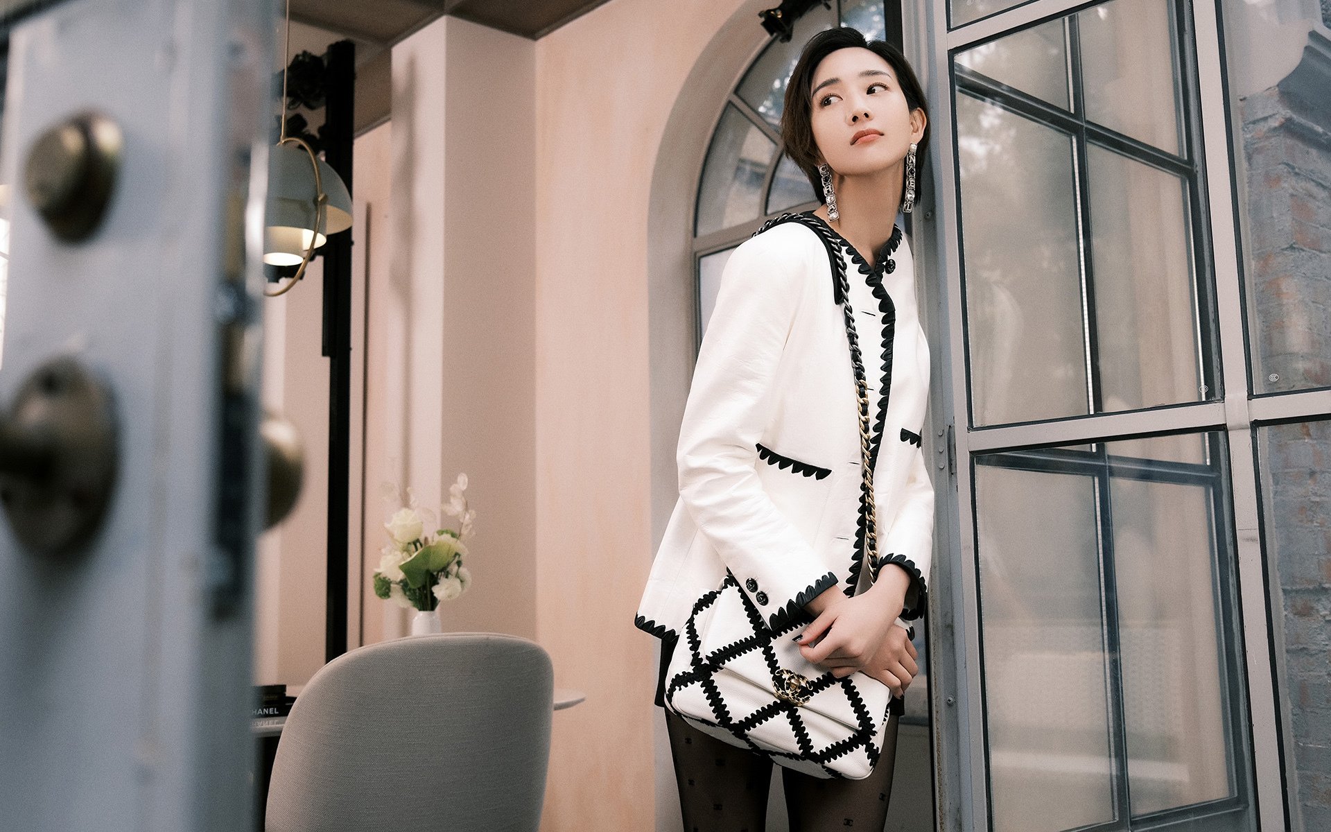 跨界激荡，日本踏平秘鲁的足球凯歌，如何点燃莱奥在F1年度争冠中的接管风暴