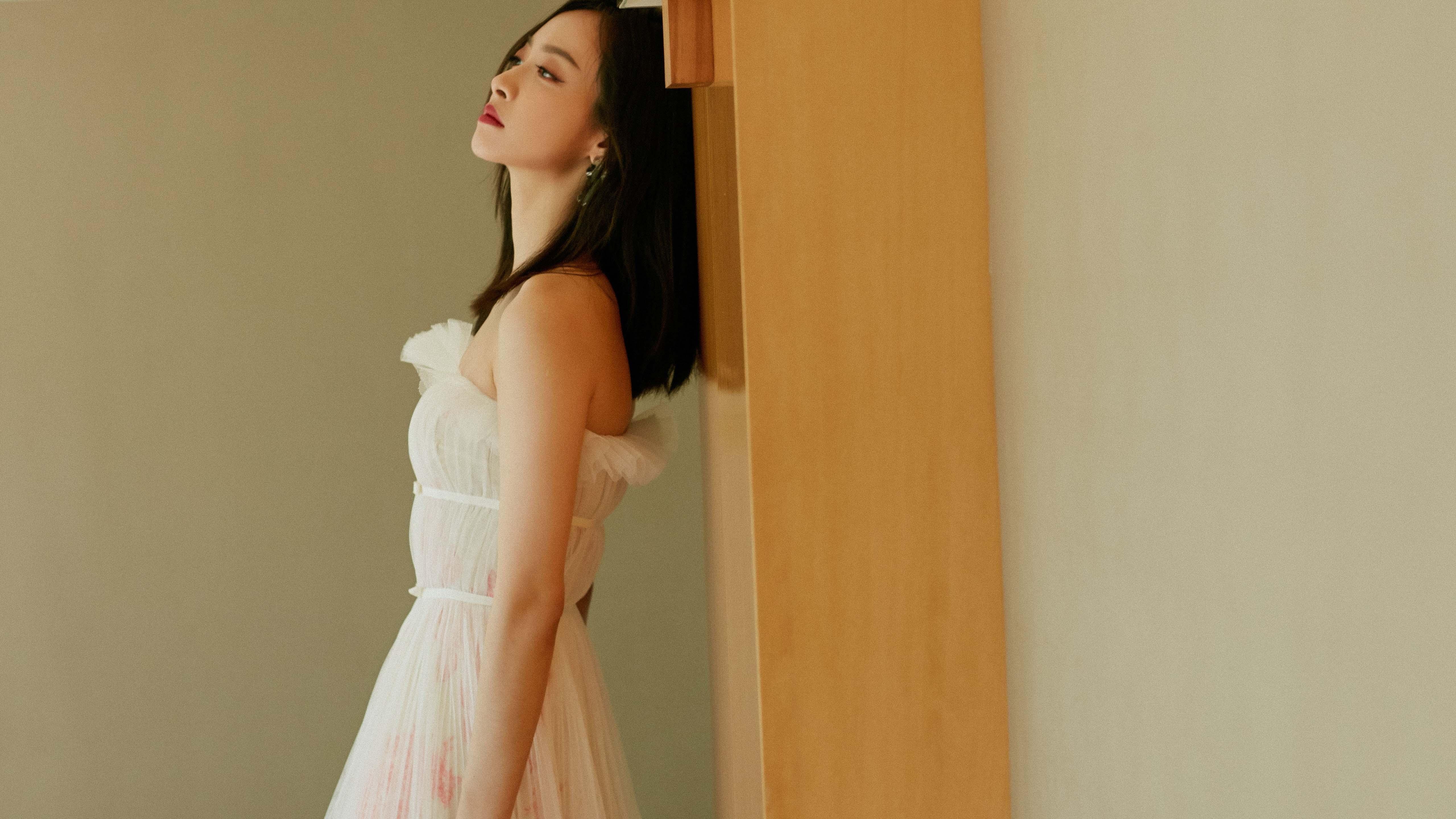 赛道即球场，当福克斯在街道超车，活塞在篮下封堵