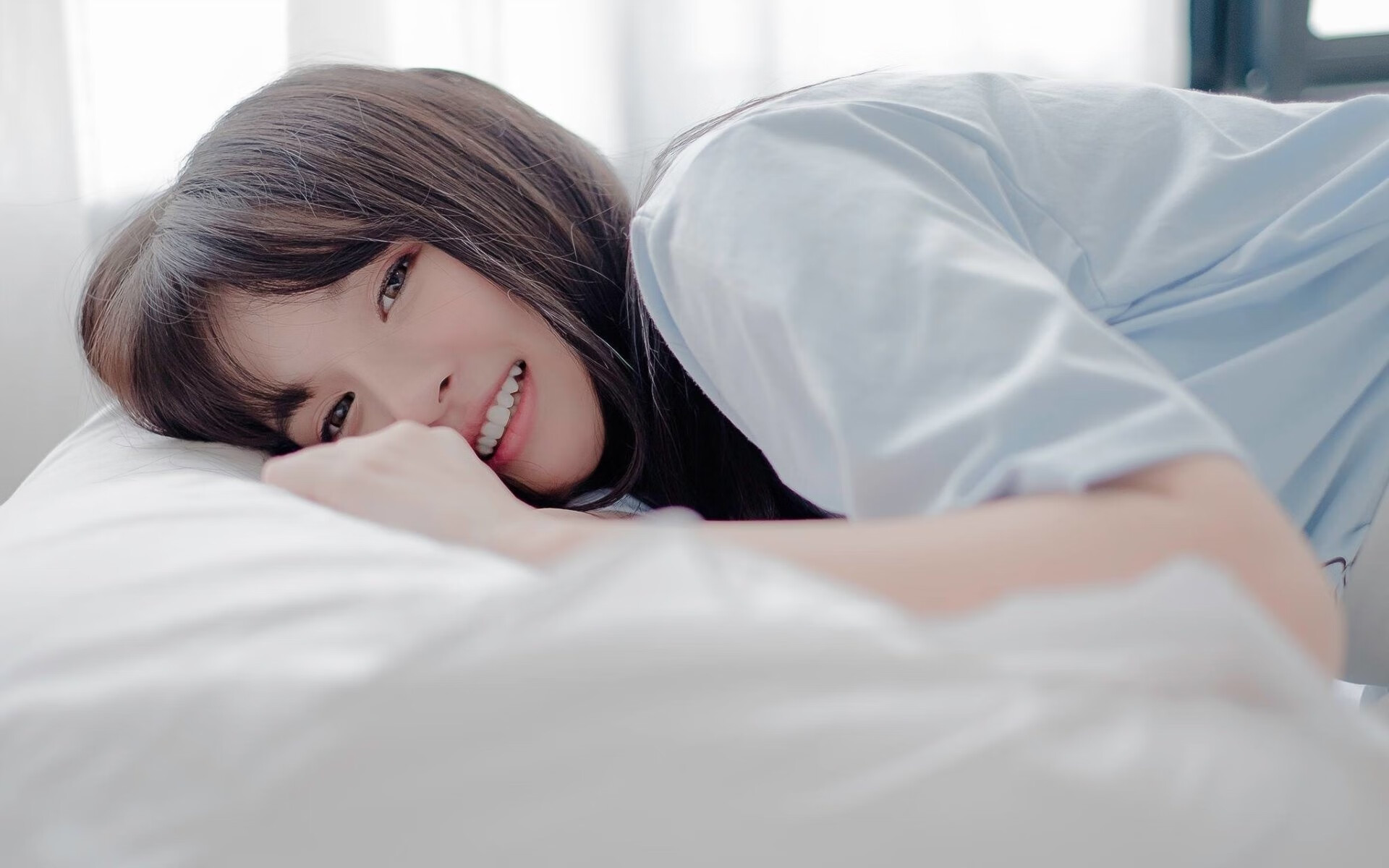 赛道即球场，当福克斯在街道超车，活塞在篮下封堵